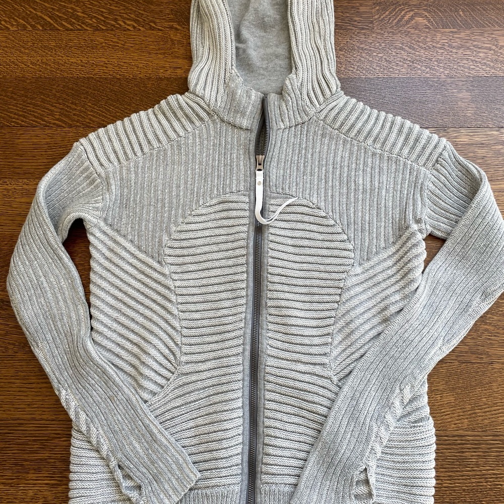 Lulu Lemon Women’s Zip Up Sweater